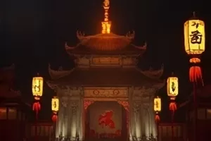 都市治愈剧《旧唱片行》店铺橱窗横版剧照